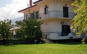 Georgia'S Little Village